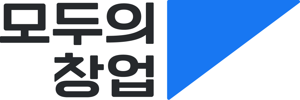 50대 소상공인이 AI 도구로 창업에 도전하는 모습
